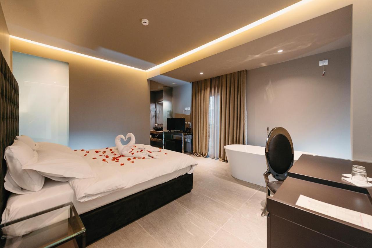 Hotel Egnatia Bërxull Екстериор снимка