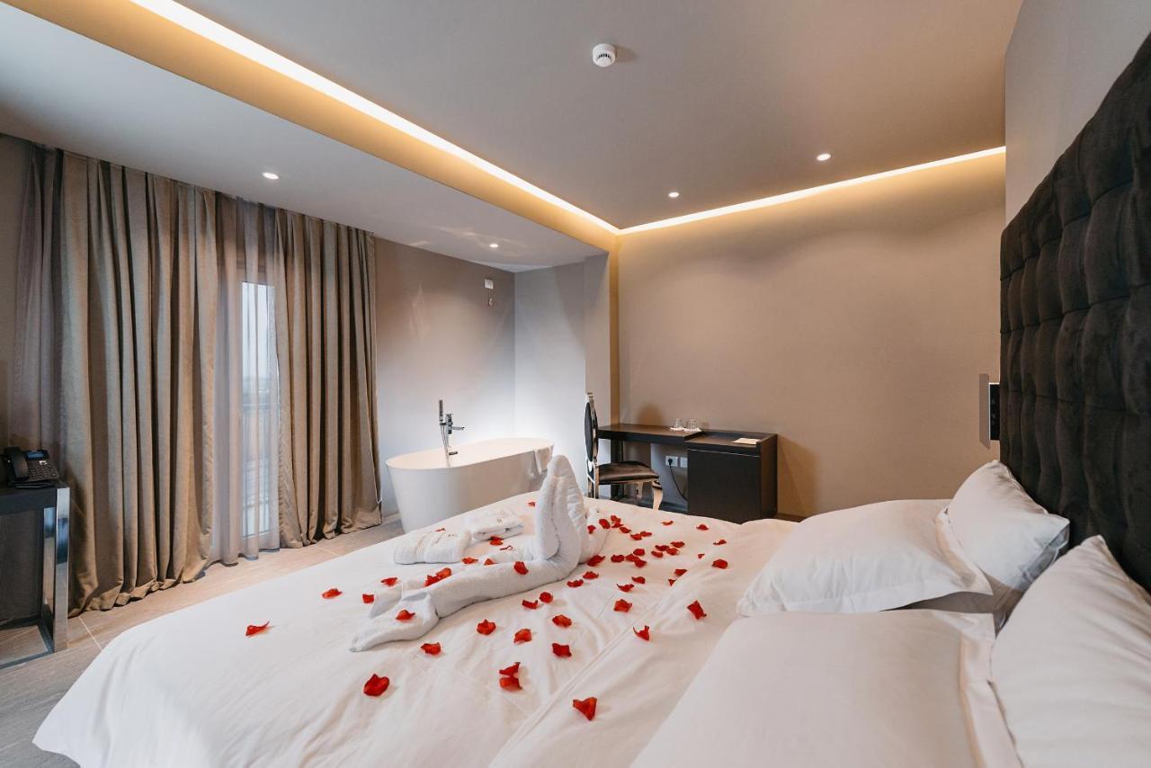Hotel Egnatia Bërxull Екстериор снимка