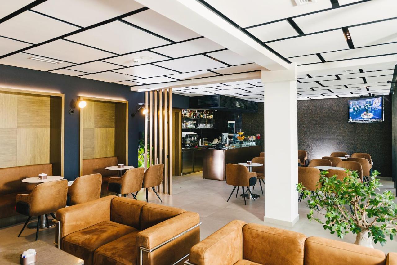 Hotel Egnatia Bërxull Екстериор снимка